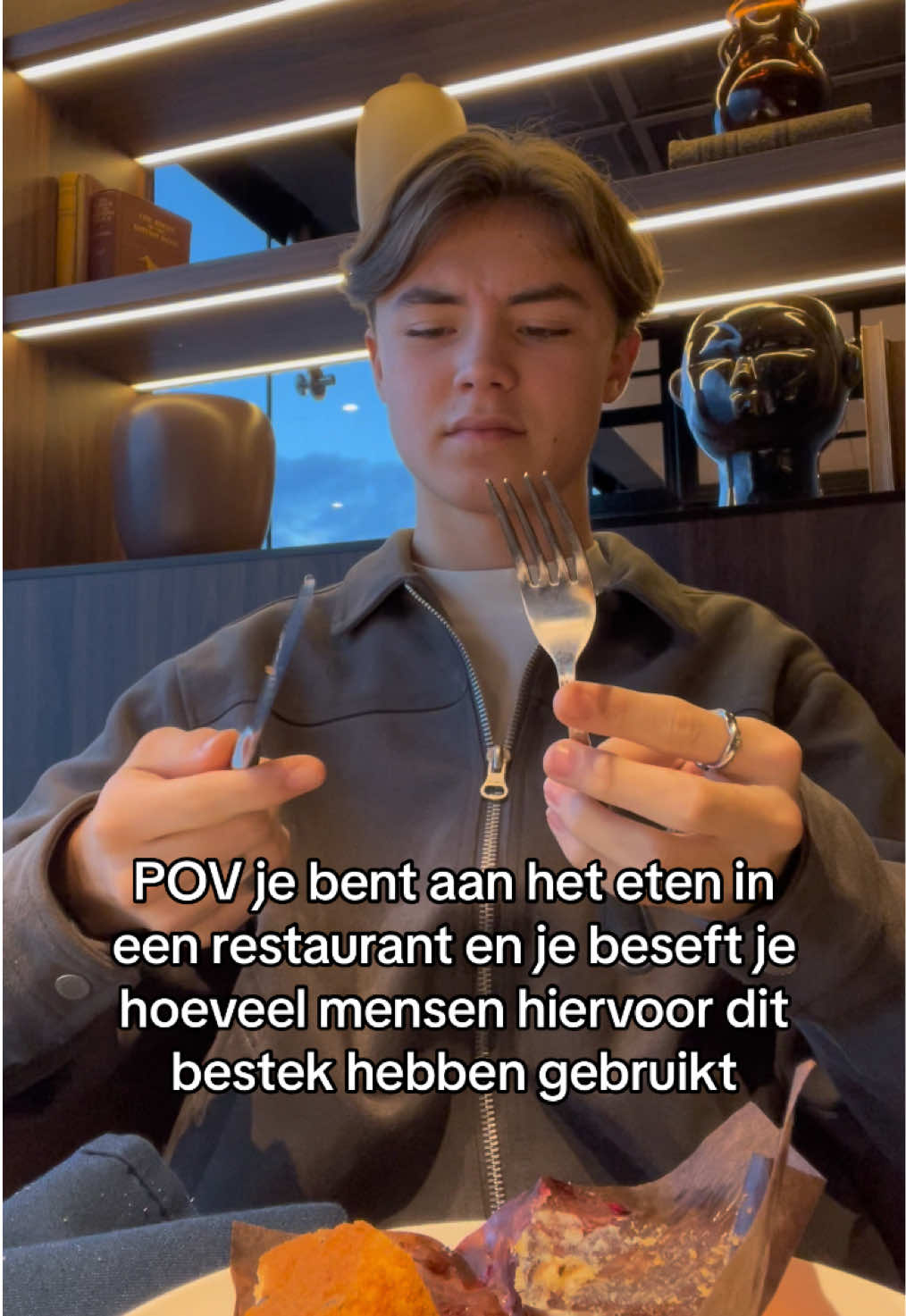 Dit heeft iedereen toch wel een keer gehad?🍴#dannyjongejan #foryoupage #voorjoupage #viral #fyp #viralvideos #relatable #eten #relatablecontent #pov #letthisblowup 