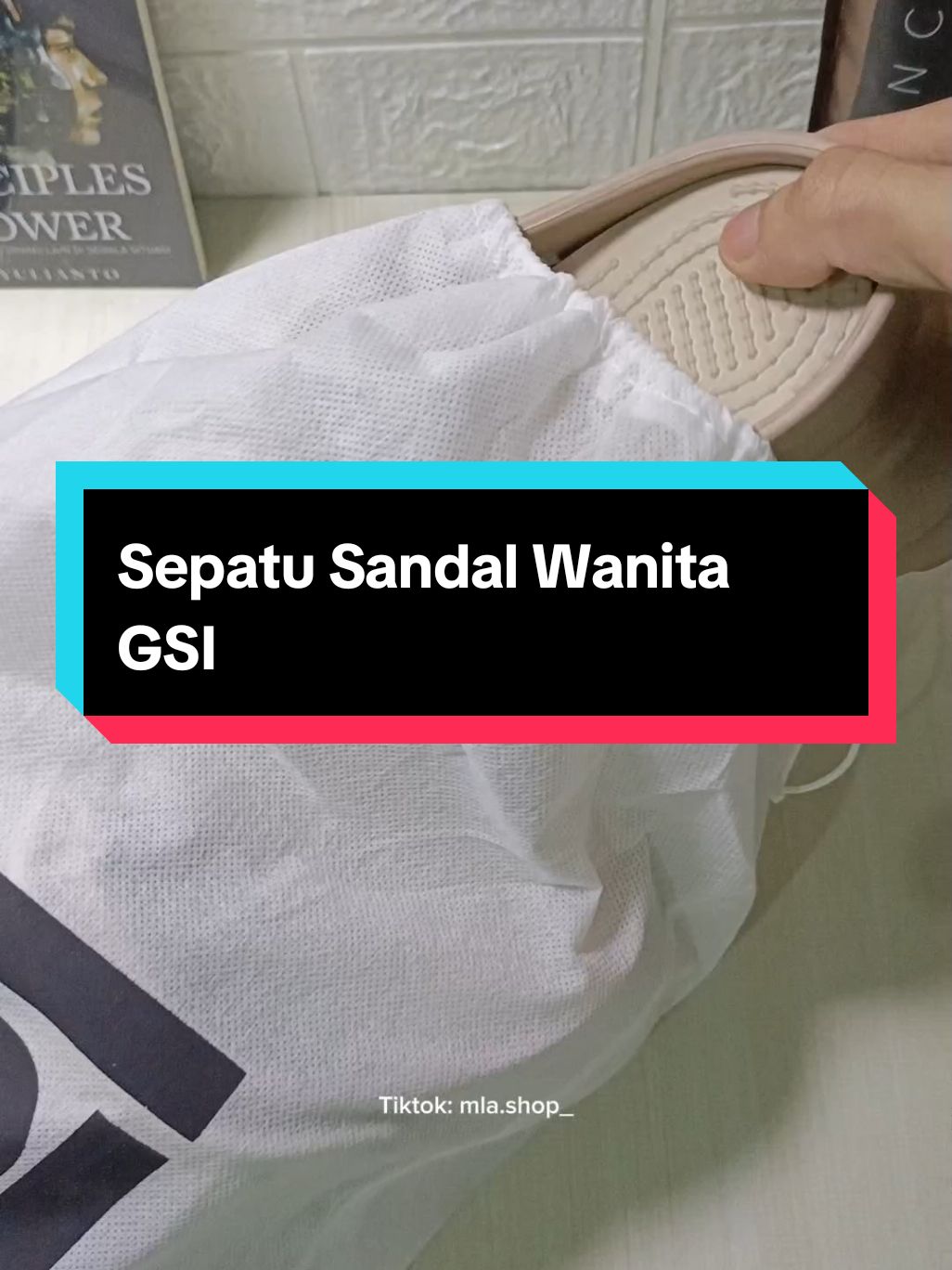 Sepatu Sandal Wanita GSI, Dengan Sol yang empuk dan tinggi serta anti slip #sepatuwanita #sepatusandal #sandalwanita #gebyarbelanjadesember 