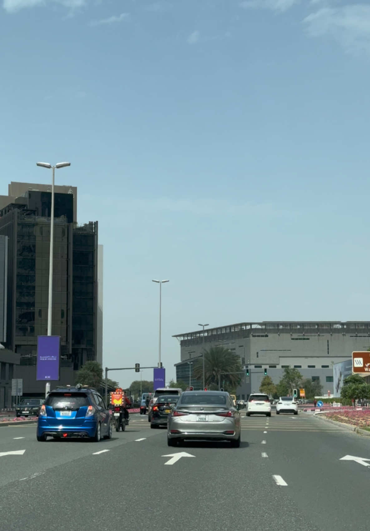 Cars in Dubai... 🚗🚙💚❤️ #CarSpotting #tiktokdubai🇦🇪 #tiktokuae 