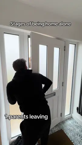 #pov #relatable #comedyvideo #girl #boy #parents #homealone #fyp #mum #dadsoftiktok #daughter #son 