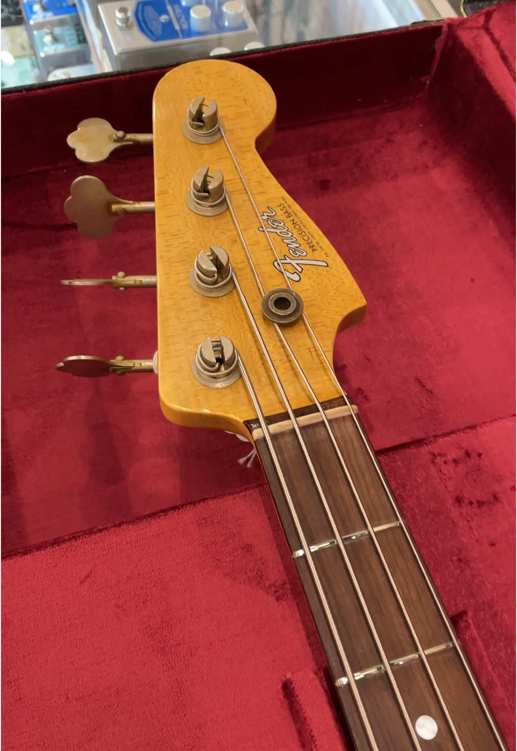 Fender Custom Shop '66 Precision Bass Journeyman Relic 🎅 Purchase in-store or online at geartree.com (link in bio)! This bass exudes vintage charm with its Journeyman Relic finish, aged nickel/chrome hardware, and a meticulously crafted rosewood fingerboard for superior playability. The Hot Rod Red finish adds a fiery touch, while the hand-wound pickups ensure a classic yet powerful tonal response. #FenderCustomShop #PrecisionBass #HotRodRed #VintageBass #BassPlayer #RelicFinish #RosewoodFingerboard #BoutiqueBass #HandWoundPickups #FenderGuitars #StevieWonder #Motown