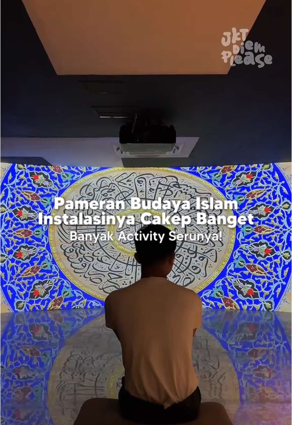 Pameran baru tentang Budaya Islam Nusantara dan Imam Bukhari☪️ Mindi dibuat kagum disetiap ruanganya, karna instalasi seninya keren banget. Ada immersive room sampai VR untuk melihat keindahan Kota Uzbekistan🤩 📍Masjid Istiqlal ⏰09.00 - 21.00 | sampai 28 Februari 2025 🎟️45K Umum & 35K Pelajar #jktdiemplease #placetogojkt #exhibitionjakarta #pameranjakarta #masjidistiqlal #maindijakarta 