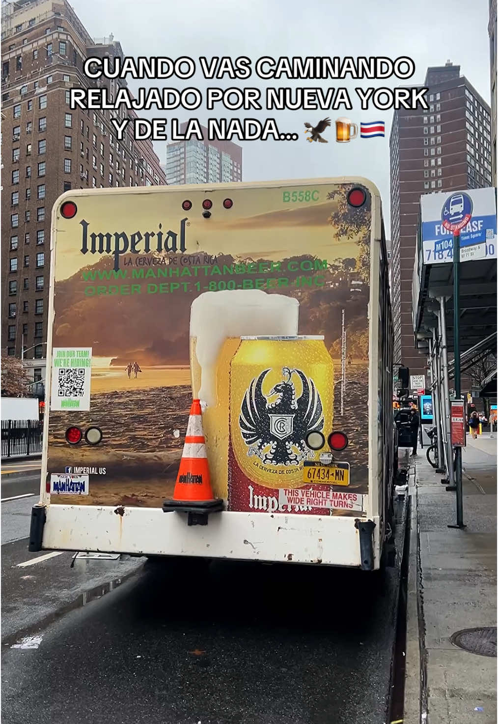 ¡Sabor tico en las calles de NY! 🍻 #puravida #costarica #newyork #nuevayork #imperial #cervezacostarica #travel 