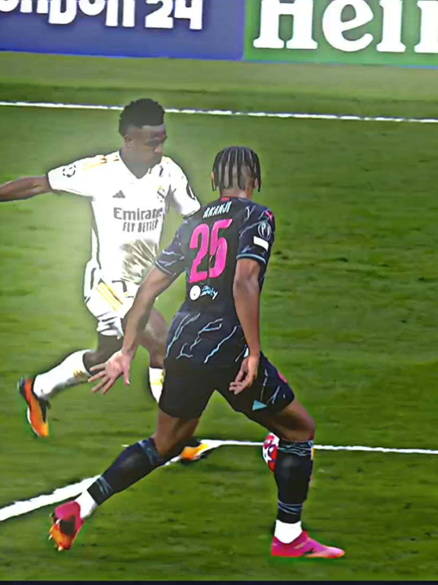 انطيني لاعب اسرع من فينيسيوس جونيور 💀💥#realmadridfans #Vinicius #realmadrid #barcelonasc #footballtiktok #realmadridfc #footballtiktokerstar #explore #foryou #footballtiktoker #barcelonatiktok #foryo #barcelona #Explore #Real 