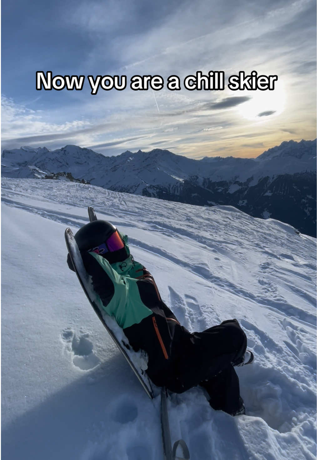 HOW TO BE A CHILL SKIER #skiingtiktok #foryour #skiing 