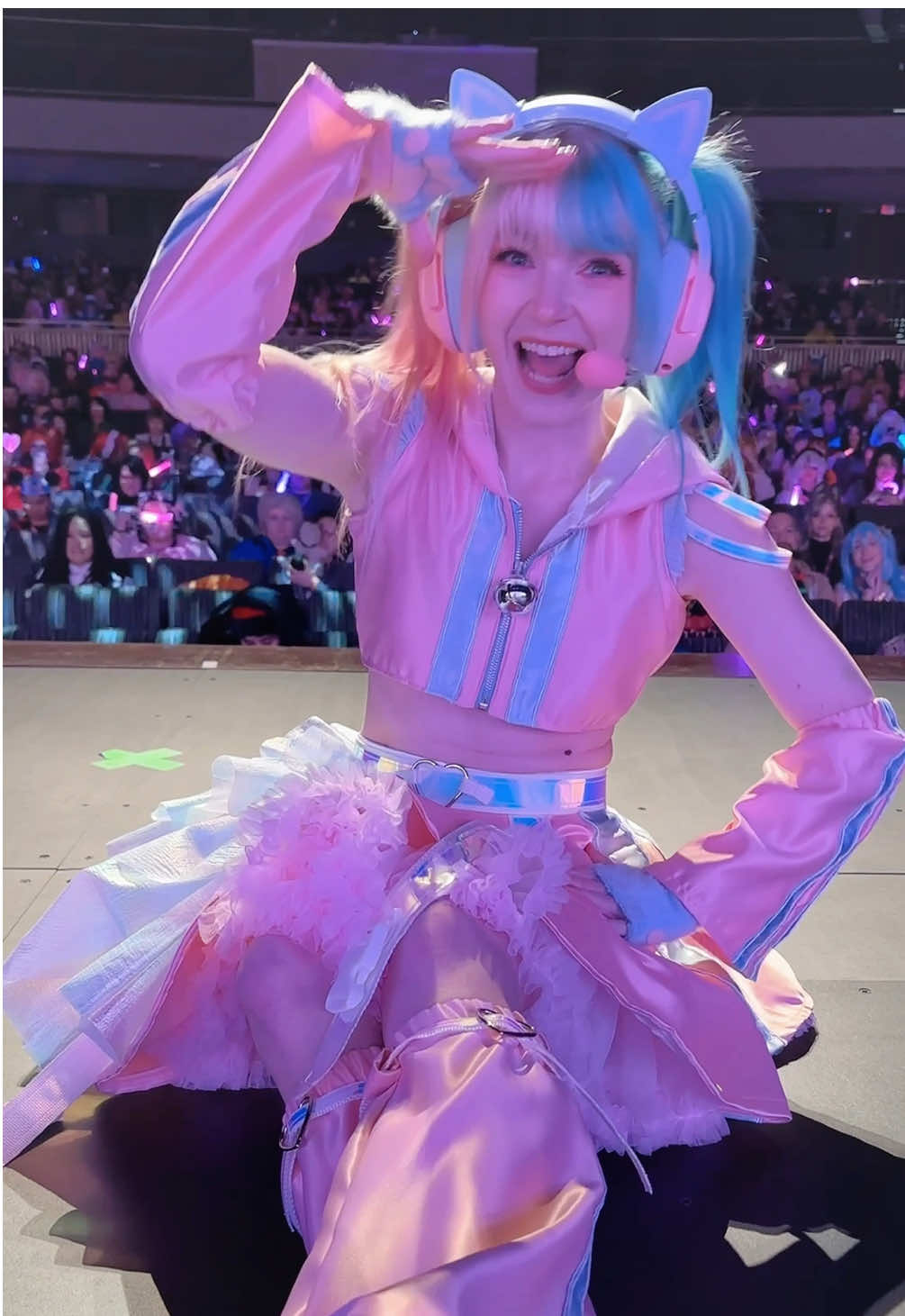 New stage outfit debut!! Yippee!! Do you guys like it? ✨ Since my upcoming single has a Vocaloid/techno vibe, I was very inspired to become a cyber cat! I'm exhausted and have no voice, but thank you for a great weekend @Holiday Matsuri!! 🩷 Your cheers during the Idol Fest may have been the loudest I've heard so far! Also the line for my meet-and-greet ended up being 3 hours long... 💀 I appreciate every single one of you that stopped by and said hello! My 2024 tour may have come to an end, but I already have shows confirmed for 2025, so be sure to stay tuned~ 🎀🍓 #overseasidol #kaigaiidol #holidaymatsuri #アイドル #海外アイドル #地下アイドル 