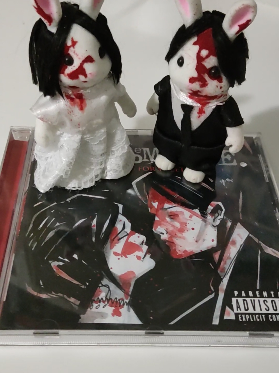 #mychemicalromance #mcr  #threecheersforsweetrevenge  #custom #sylvanianfamilies #calicocritters #ternurines #custom #doll #gerardway 