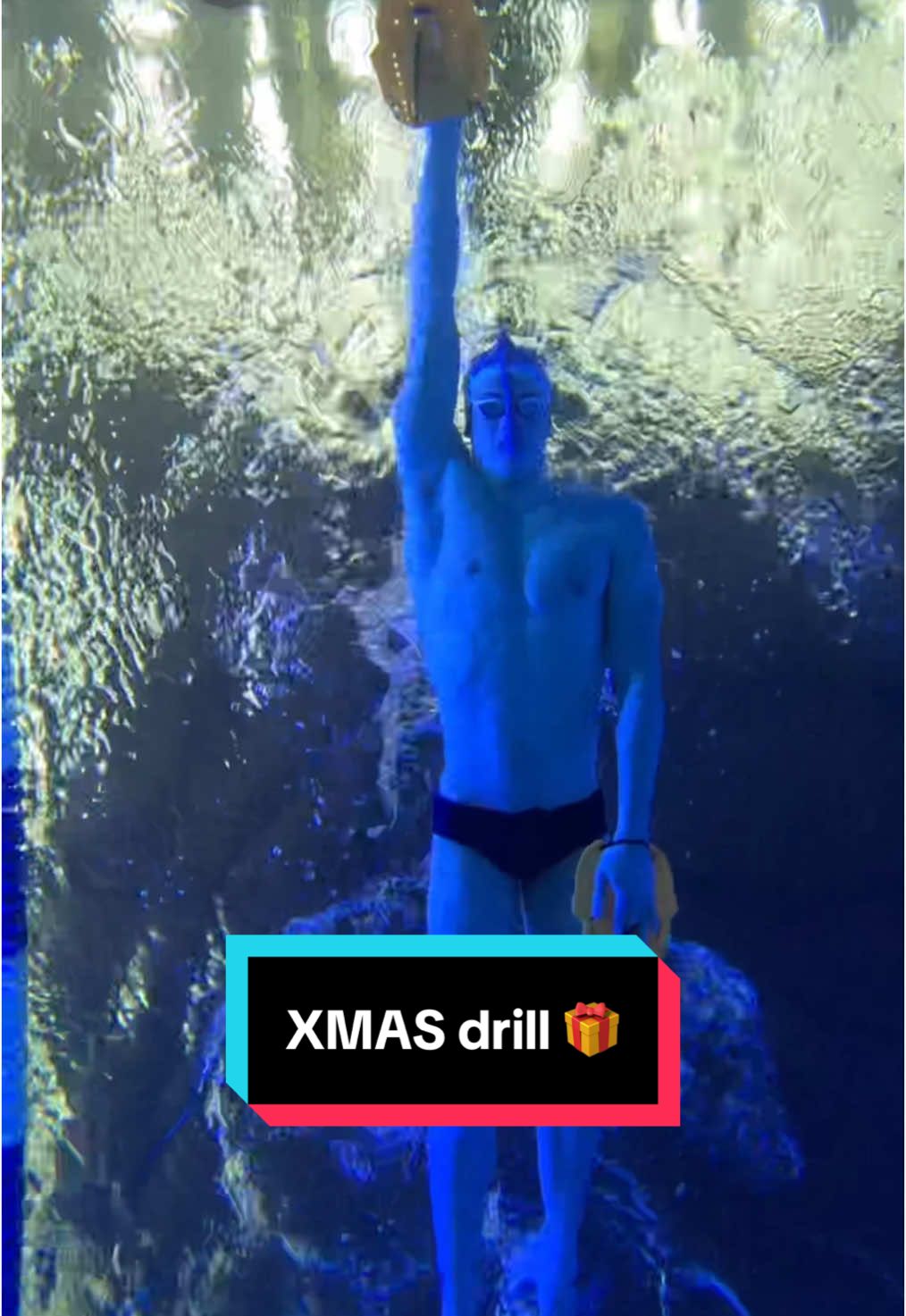 Merry Xmas freestyle drill 🎁🔥🎅🏻 #tiktoksports #swimminglessons #swimming #swimmingpool 