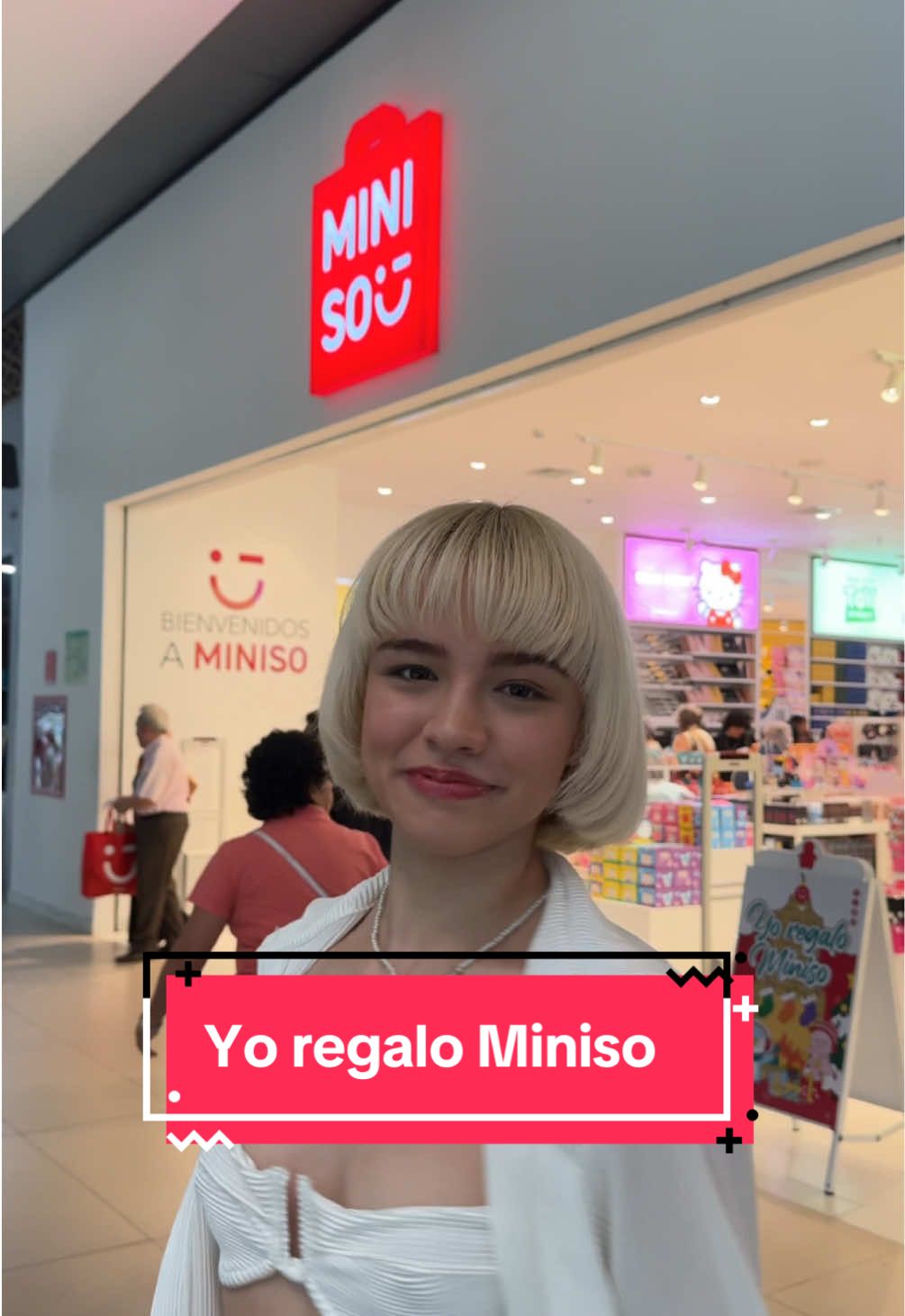 Regalando felicidad con @Miniso Colombia ❤️ #yoregalominiso