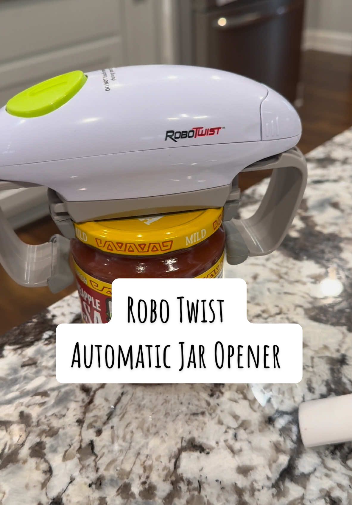 RoboTwist automatic jar opener @Granitestone #robotwist #jaropener #automaticjaropener #kitchengadget #gadgets #ttsdelightnow #treasurefinds#ttsstarcreator #giftguide #tiktokshopcreatorpicks #mademyyear #newyearnewaura  #tiktokshopyearendsale 