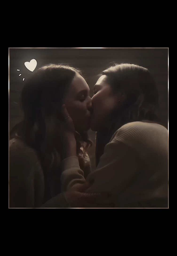 #TAYLIVE | my sweet sweet angels. There isnt a single edit of them anywhere, had to fix that🤞🏻🤞🏻 this is so me and @caitlynkslover™ core!!  #taylor #olive #lookingforher #wlw #wlwedit #youtubemovie #oliviabuckle #alexandraswarens #lesbian ##fyp##edit##cityoftrees##olivextaylor##ainsleysadler##sophiemichaels  @daisy 🚀 @may🐞 @brin💓 @sage🍋 @vex ✶.ᐟ 🇵🇸  