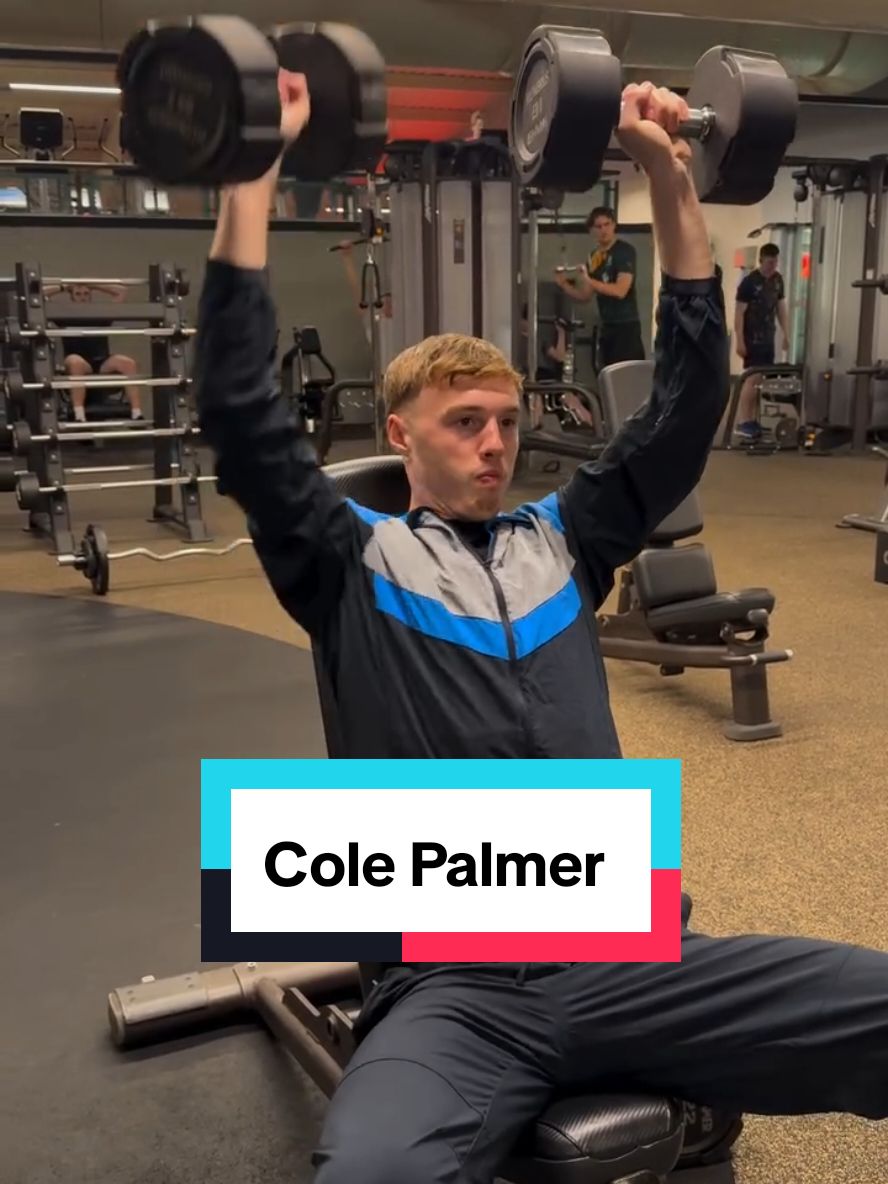 No days off for Cole Palmer, even in  this busy Christmas period. Cole Palmer looking very sharp #Chelsea #colepalmer #chelseafc #PremierLeague #cfc #ucl #fyp #footballtiktok #xyzbca #trendingvideo #KTBFFH #viral 