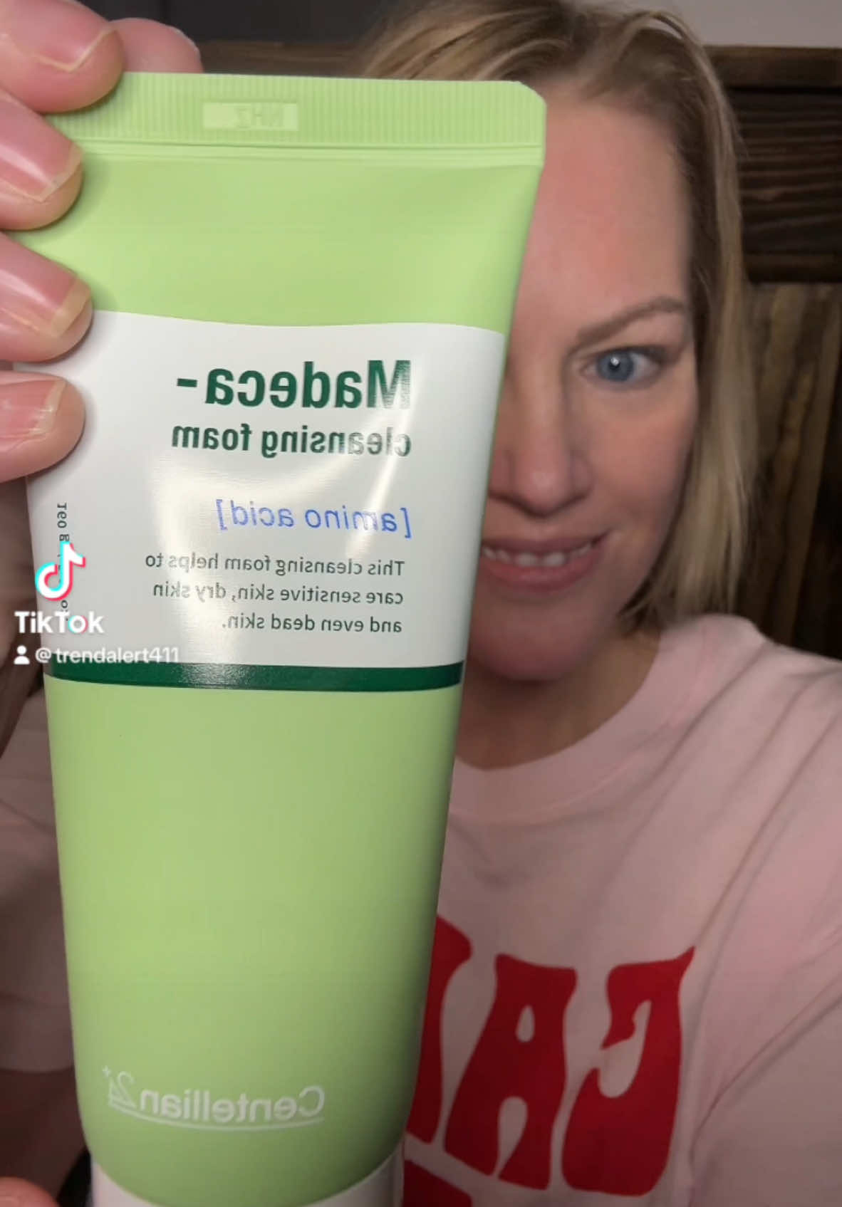 The Centellian 24 Cleansing Foam is a gentle yet effective daily cleanser. It creates a nice lather and cleanses without stripping moisture, leaving my skin refreshed, not tight. Infused with Centella Asiatica, it helps calm irritation and redness, especially on sensitive days. The mild fragrance is perfect for my skin. @go.picky @picky.us @centellian24_global #pickyreview #gopicky #pickyxcentellian24 #centellian