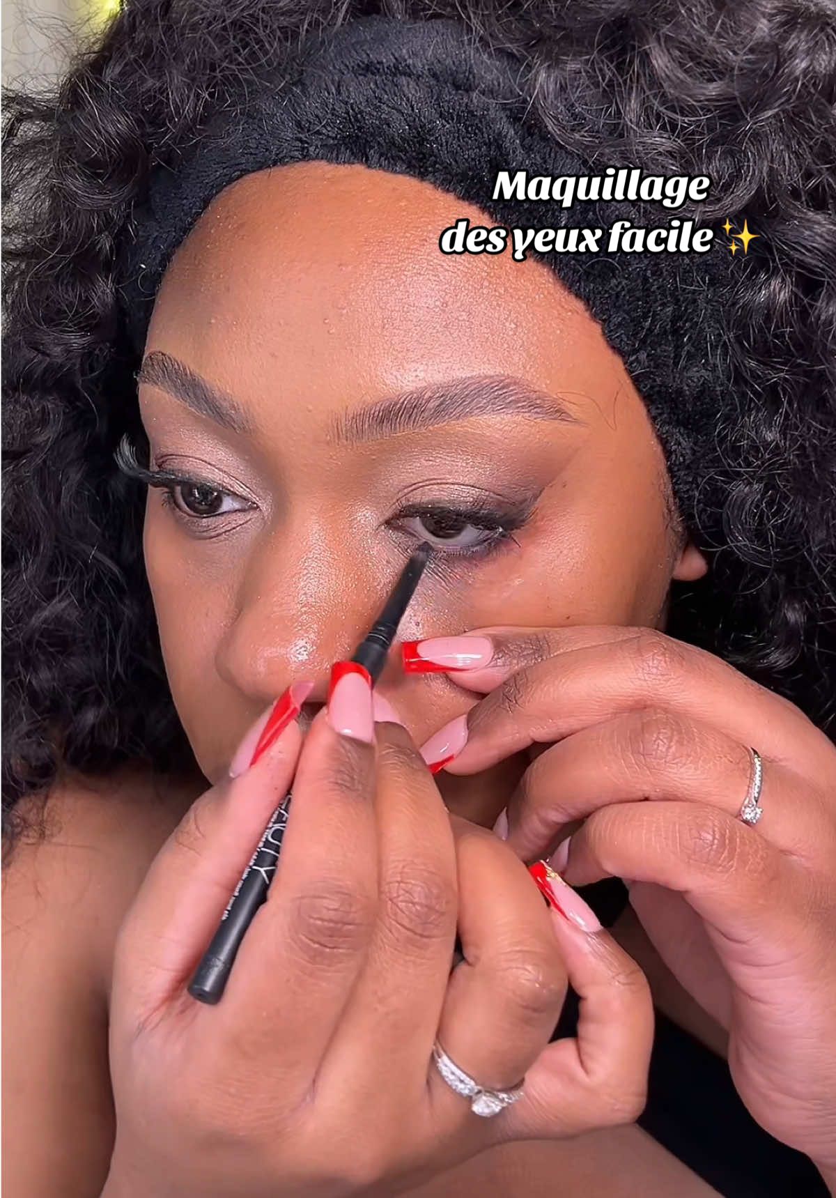 Maquillage des yeux facile et simple à réaliser pour les débutants ✨ Palette Party On Sunset @NYX COSMETICS FRANCE  Epic Ink Liner Milk Chocolate NYX Crayons yeux @Huda Beauty  Mascara Lash Princess @essence cosmetics  #maquilledesyeux #maquillagefacile #maquillagetiktok #makeuptutorial 