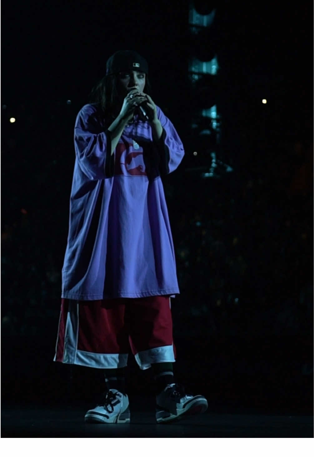 Billie performing “Silver Bells” at HIT ME HARD AND SOFT THE TOUR in Los Angeles