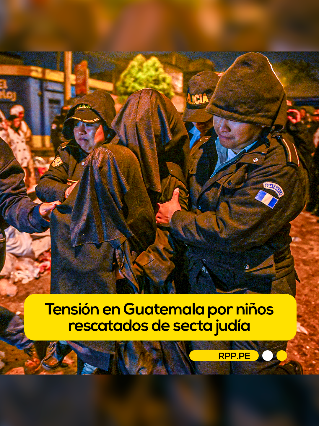 🚨 Un centenar de familiares de los 160 niños que fueron rescatados de una secta judía ultraortodoxa en Guatemala acudieron el domingo a un refugio en la capital donde fueron llevados sus hijos y exigieron a las autoridades que se los devuelvan. #RPP #Guatemala #Secta #Niños #Rescate