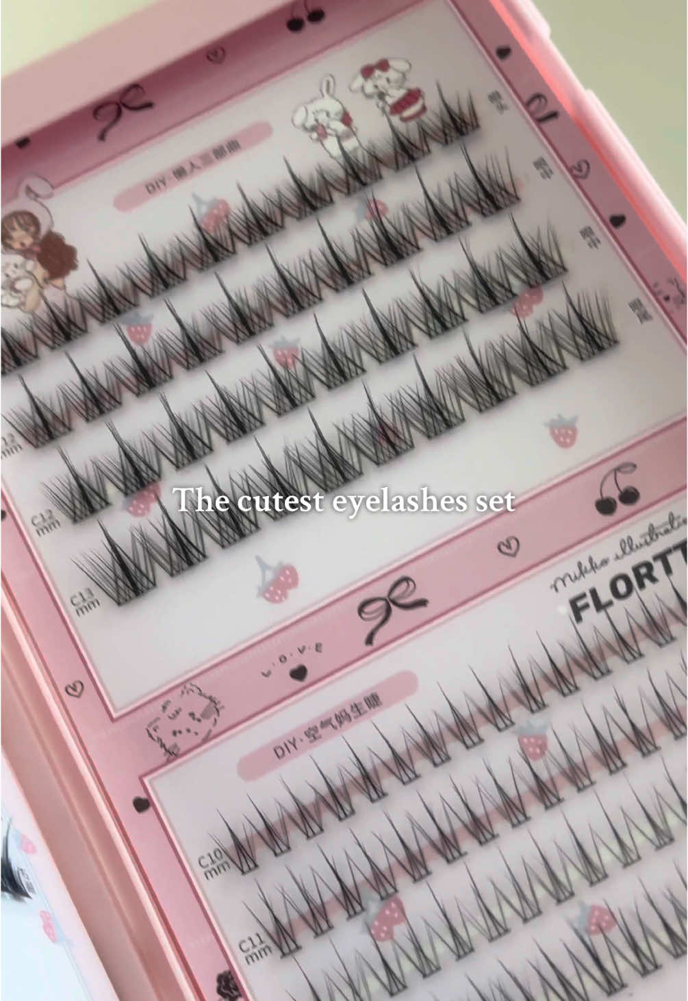 They’re so pretty @Flortte Official #flortte #florttebeauty #lashes #falselashes #cbeauty #douyinmakeup #coquette #wonyoungism #chinesemakeup 