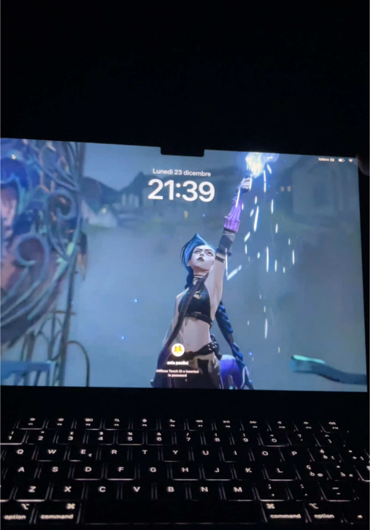 the first thing i did… #arcane #arcaneleagueoflegends #arcanejinx #jinx #macbook #aesthetic #fyp #fypviralシ #fypviralシviral