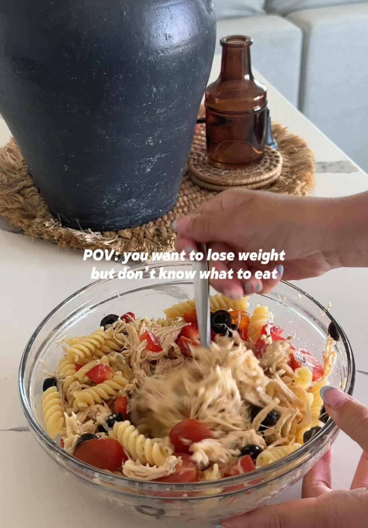 MEAL PREP MONDAY SERIES 🥗  Chicken pasta salad is one of my favorite meal prep for lunches! You can even add cucumber & avocado if you’d like.  Make sure to save this recipe & let me know if you give it a try! Ingredients: - Pasta (I used banza for higher protein) - 2 chicken breast - Bell pepper - Cherry tomatoes - Olives - Light Olive Garden Italian dressing #mealprep #mealprepping #mealprepideas #mealpreps #mealprepsunday #mealprepdaily #mealprepmonday #mealinspo #mealideas #mealpreprecipes #recipeoftheday #recipes