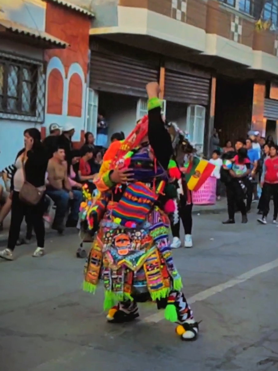 Tinkuy #cochabamba_bolivia #osocarnavalero #emotizainsana #paratiiiiiiiiiiiiiiiiiiiiiiiiiiiiiii #folkloreboliviano #tinkusbolivia #tinku 