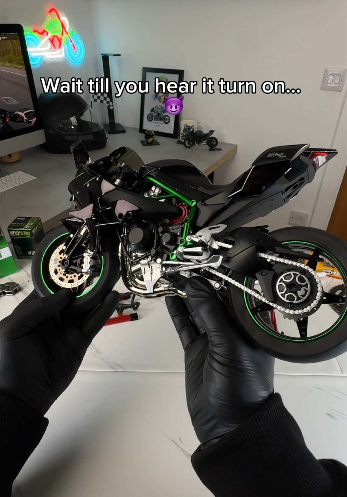 When it turns on 🤤🤯 #superbike #bikelife #kawasakih2r #automobile #zx10r 