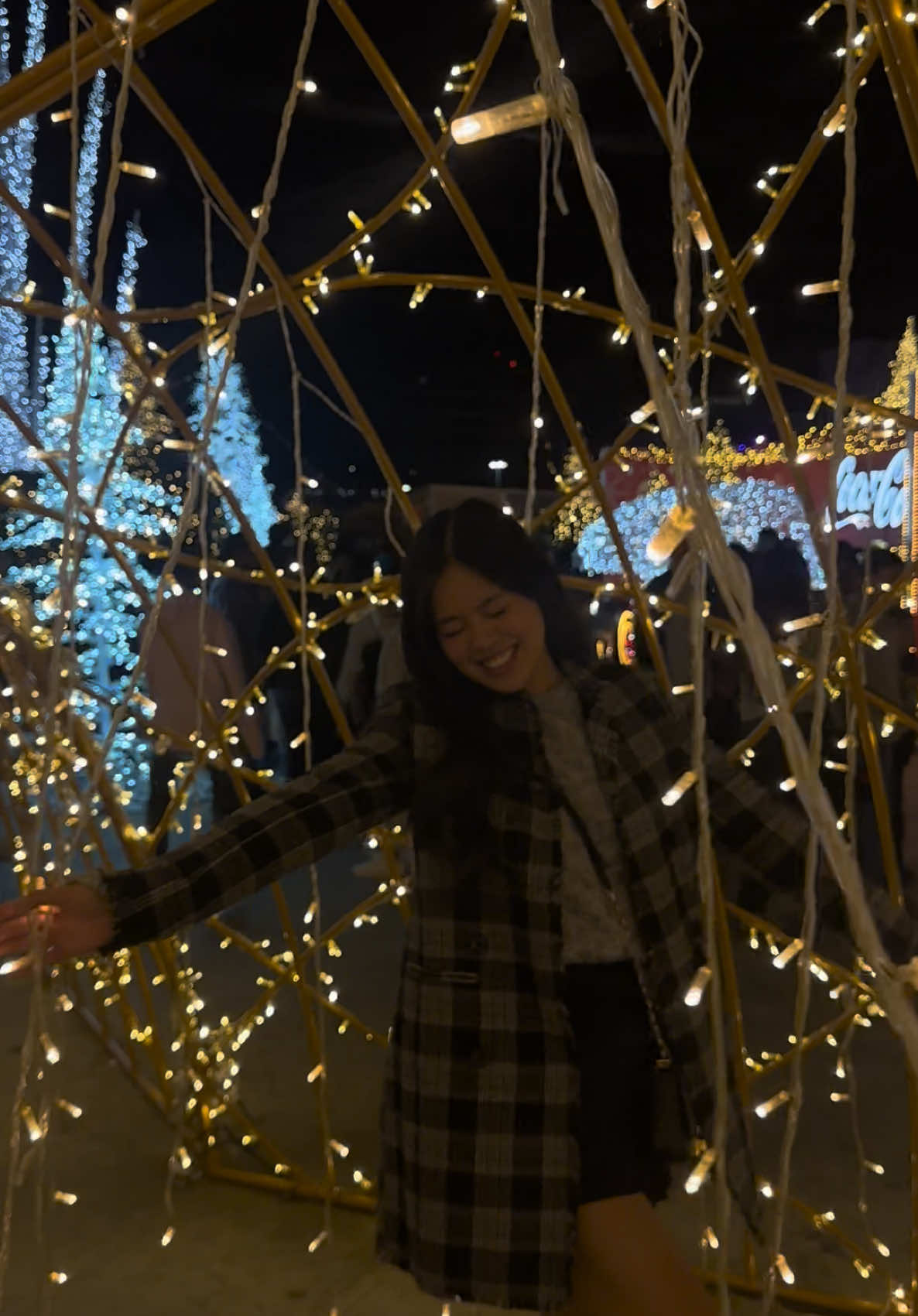 a classic christmas @ memorial city mall 🎅🏽🎄☃️ pretty holiday lights + ice skating ✨⛸️🫶🏻 ty baefy for taking me 👩🏻‍❤️‍💋‍👨🏻 #christmas #christmaslights #houston #lights #datenight 