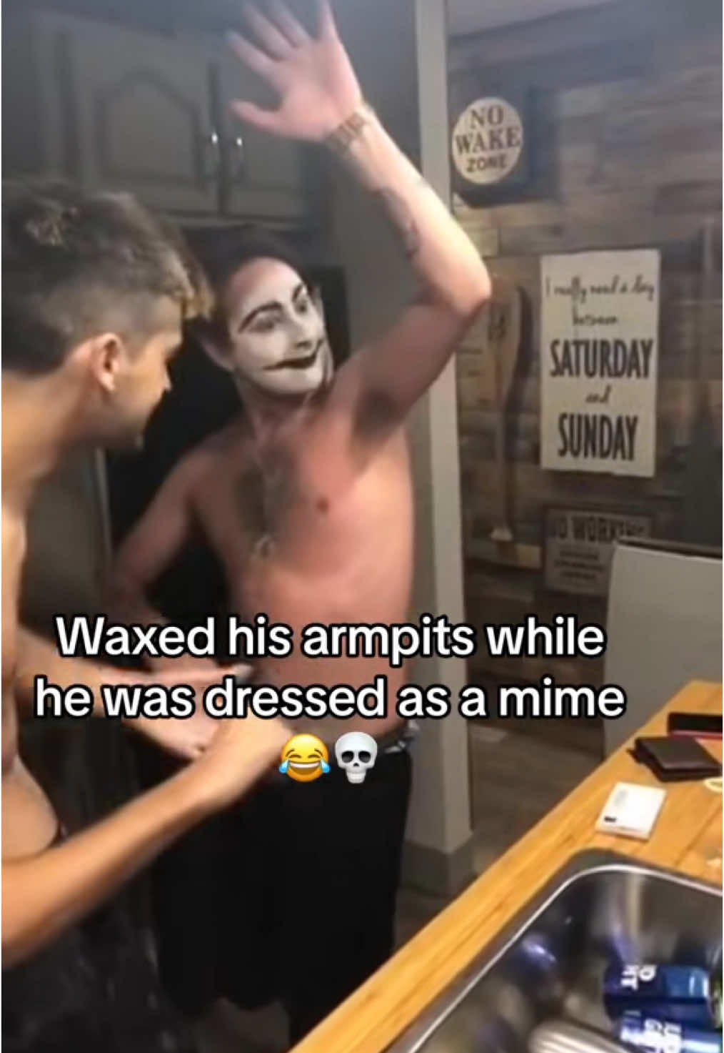 The silence is so loud 😂 #onthisday #waxing #waxingvideos #funnymemes 