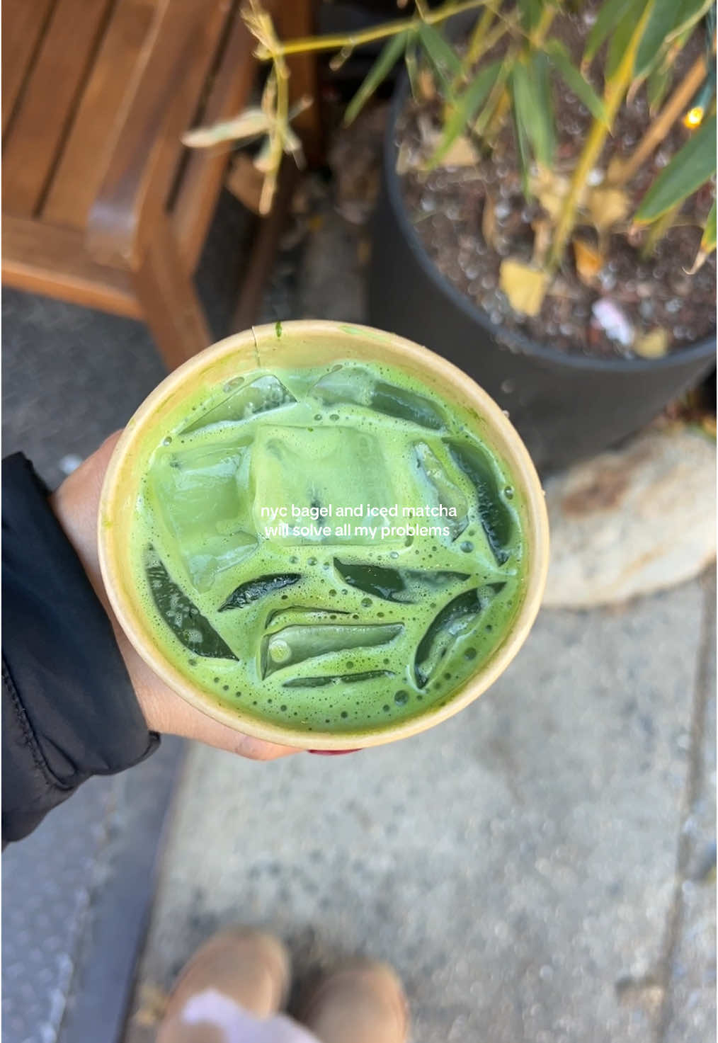 Recipe for a perfect morninggg #sorate #icedmatchalatte #nycbagels #nycfood #nyc #newyork #newyorkcityfood #diml #apollobagels 