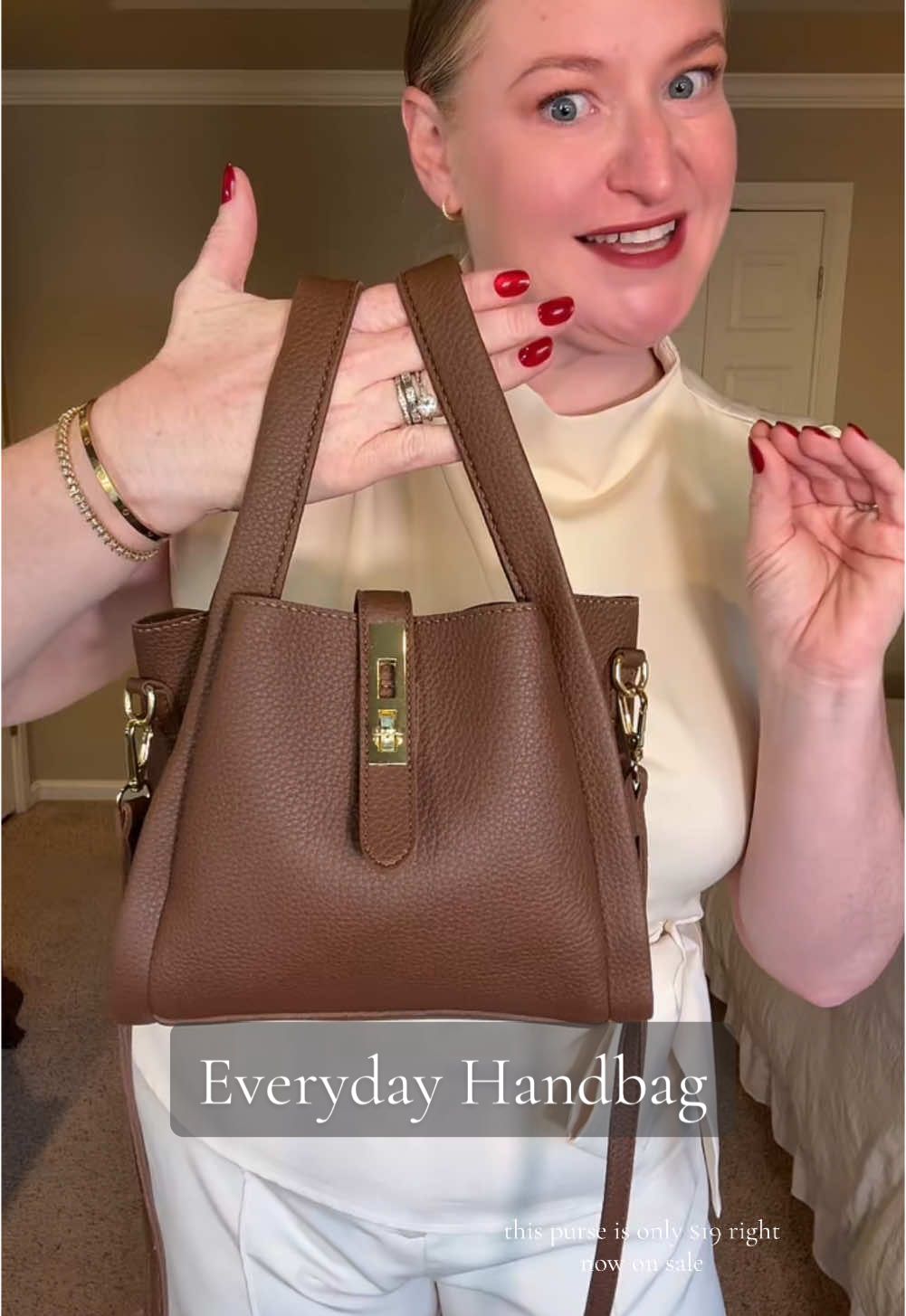 The perfect everyday purse is here! 👜✨ Classic, stylish, and so affordable, this bag is your new go-to for work, errands, and everything in between. Upgrade your wardrobe without breaking the bank — snag it now! 💕 #purse #ClassicPurse #AffordableFashion #WardrobeEssential #crossbodypurse #handbags 