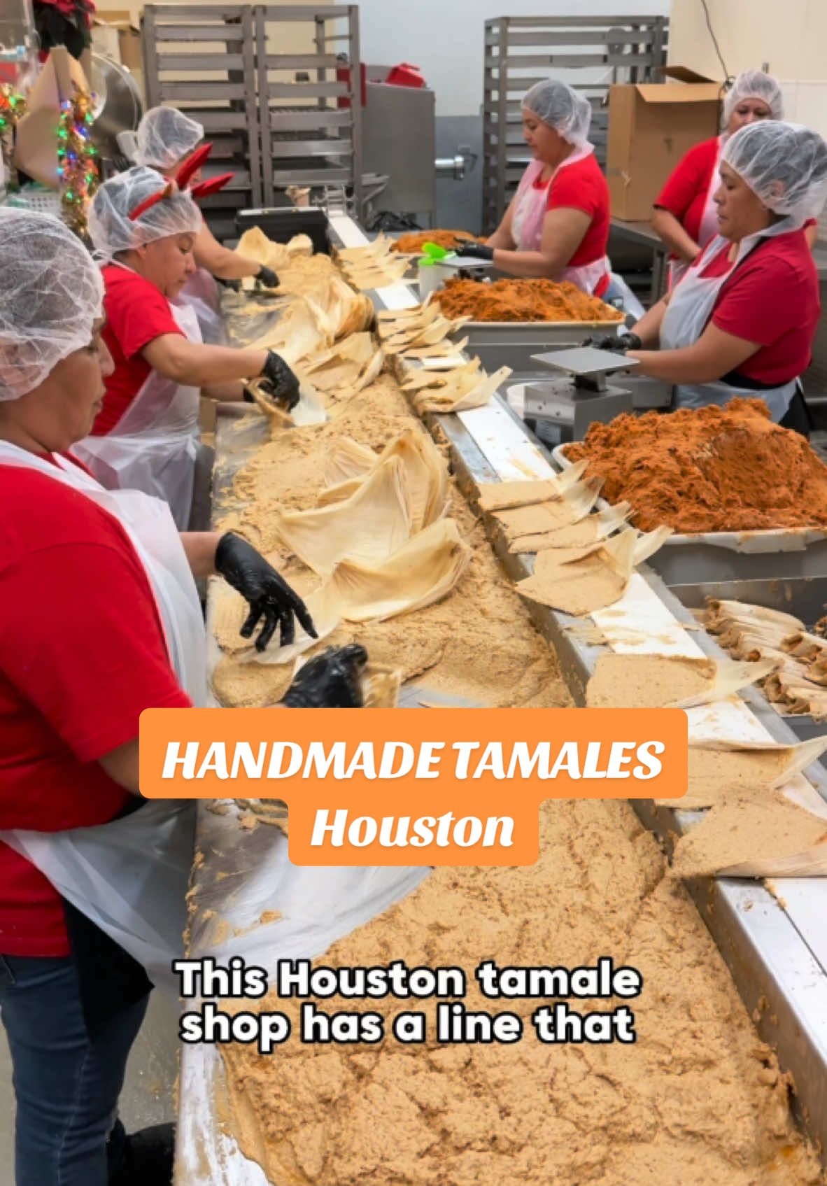 🫔Alamo Tamales is where Houston LINES UP for tamales!! 🇲🇽 Lines are like Disneyland for @alamotamales before Christmas, and even though there are no fast passes, it’s SO worth it for their handmade tamales!! Alamo has been in Houston since 1960, and it’s a huge family-owned operation! Right now their team is working around the clock to handcraft an insane amount of tamales for the Christmas season. 🌮 They have 9 flavors like jalapeños & cheese, chicken mole, pork, birria & queso, and more. ✨ Fun fact: many of their staff have been with them for 15, 20, even 25 years, keeping the tradition alive. Who’s going to Alamo this season?!  📍 809 Berry Rd, Houston, TX 77022 #houstoneats #houstonfood #tamales #houston #houstonfoodie #handmadetamales #htxfood #htxeats #htxfoodie #christmasfood #houstontx #mexicanfood #htx #htown #htownfood #mexicancuisine #familyowned