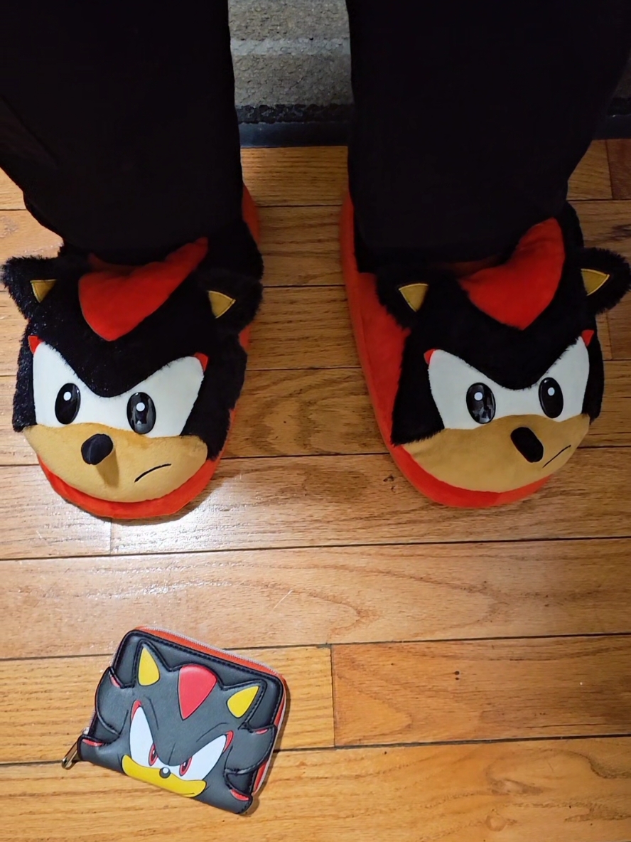 The hawgs 🦔🖤❤️ . Shadow slippers from @Mamono World ! . #shadow #shadowthehedgehog #shadowthehedgehogedit #shadowthehedgehog❤🖤 #sonic #sonicthehedgehog #sonicmovie #sonic3 #fyp #foryou #foryoupage #meme 