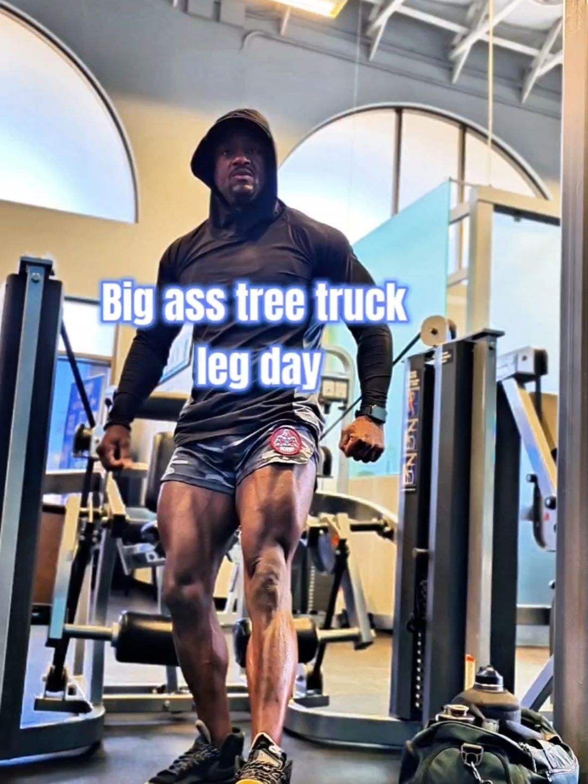 For bigger quads, try this exercise. I guarantee you. It will pill you the f*** back.   #biglegsgang #legday #legdayworkout #legdaymotivation #quaddefinition #Quads #hamstrings #Lunges #RDL #bulgarian #splitsquats #squats #bossgfitness #feelthepump #musclepump 