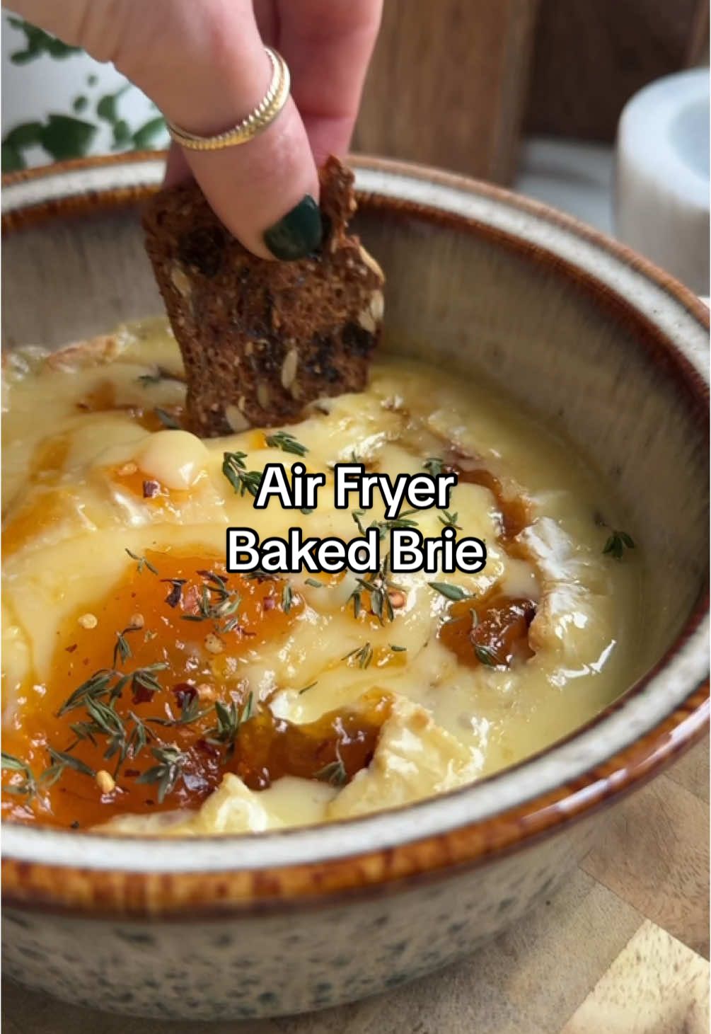 🧀 Air Fryer Baked Brie 🧀 The full recipe is in my prof! Make sure you save this post to come back later! Easy. Cheesy. Festive. The perfect holiday app DOES exist. Ingredients ✨ brie wheel apricot preserves maple syrup (optional) fresh thyme crushed red pepper flakes crackers for serving Full recipe also here: https://allairfryerrecipes.com/air-fryer-baked-brie/ #bakedbrie #holidayappetizers #airfryerrecipes 