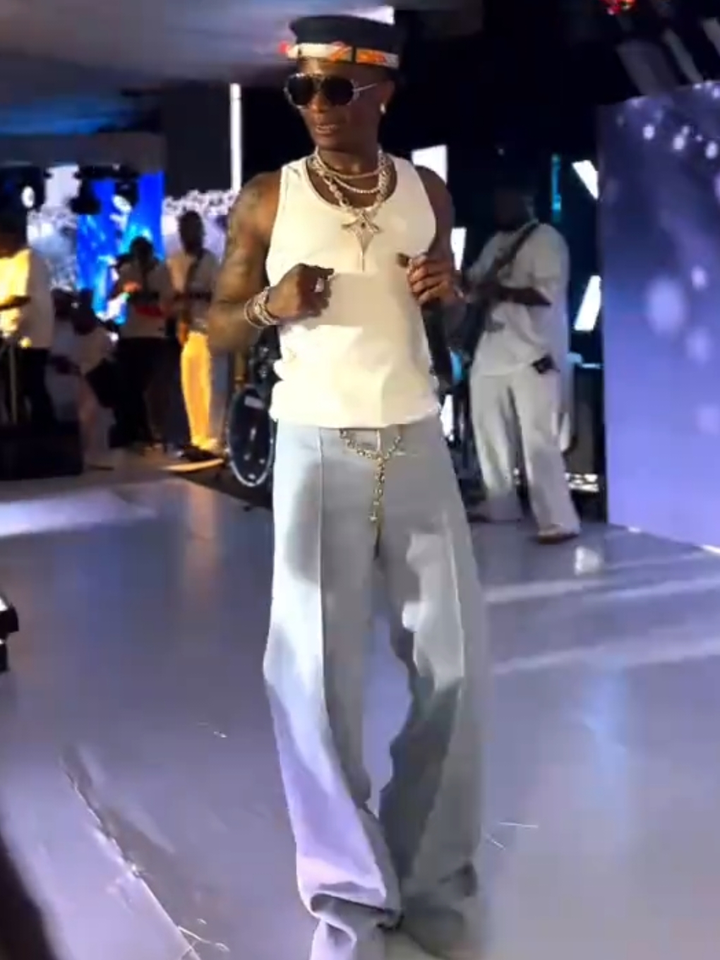 Beautiful Performance of Wizkid at Tony Elumelu All White Party tonight ... ... #wizkid #burnaboy 