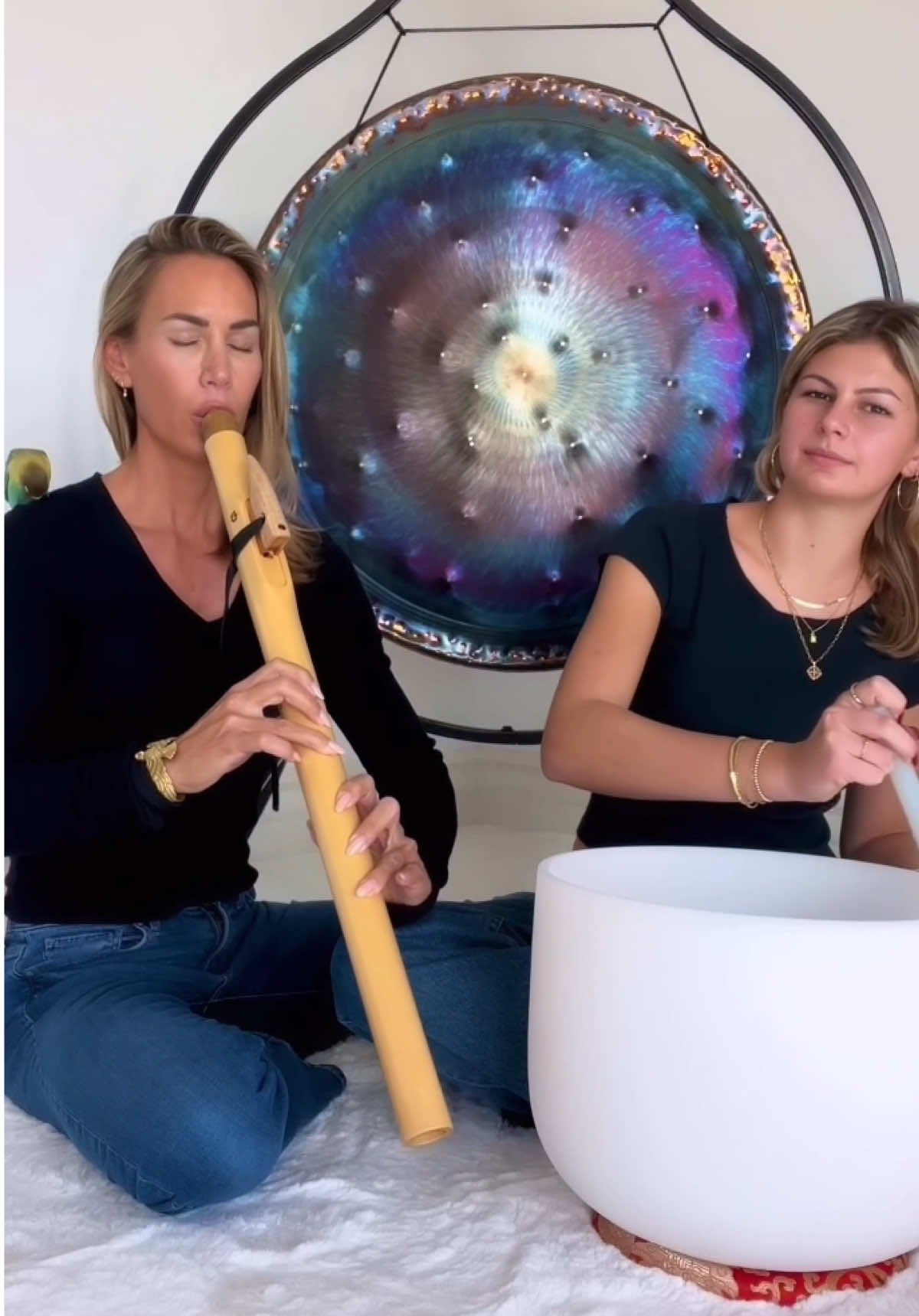 Mama-Daughter Duo 💕 #flute #432hz #flutemusic #flutemeditation #soundhealing #SelfCare #rootchakra #healingvibrations #healingfrequency #InnerPeace #grounding 