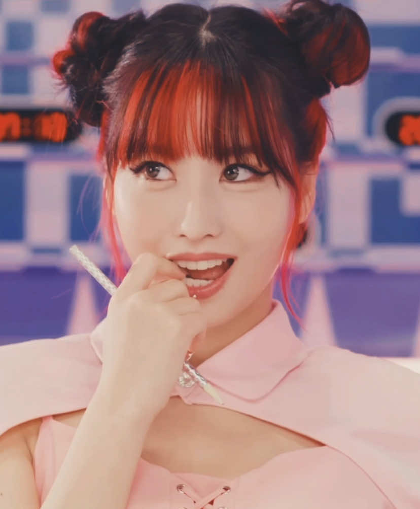 I’m a million different people #momo #twice #kpop #edit #twiceedit #xzyabc #fyp #fy #bittersweetsymphony 