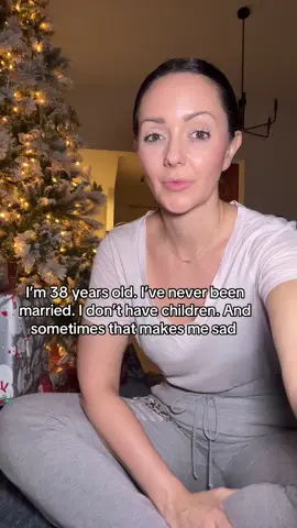 It helps to remember that we are not alone #christmas #single #lonely #lonelychristmas #lonelychair #lonelywomen 