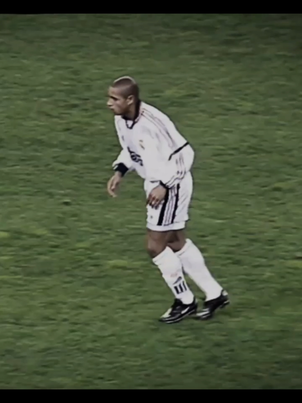 Roberto Carlos power shot ☠️ | #vintageftbl #robertocarlos #fyp #viral 