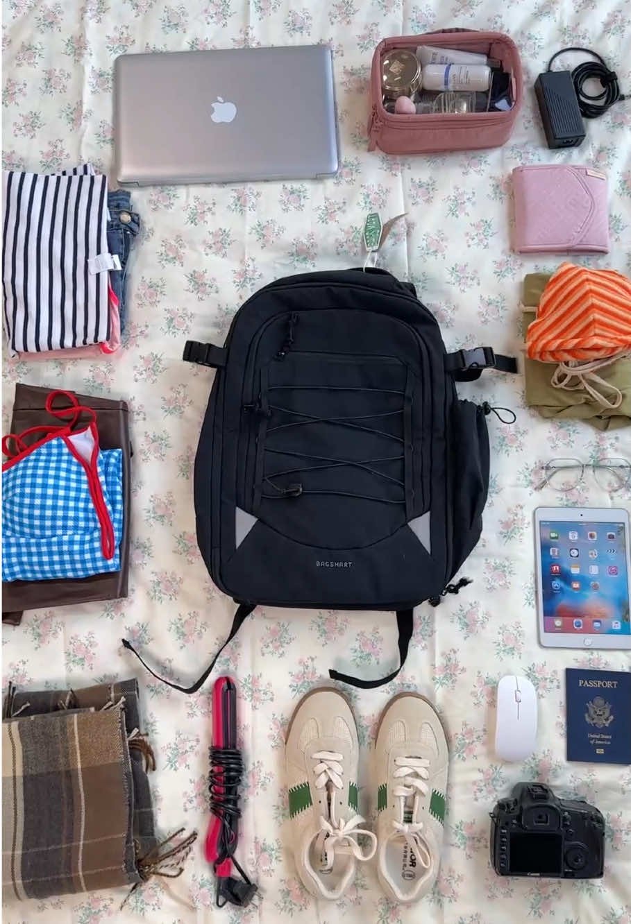 Packing my 3-days trip with just a backpack 🤩🤩🤩 Click the yellow cart to see more details 🥰🥰🥰#ShopVideoCarnival #bagsmart #organize #backpack #travelbag #travelbackpack 