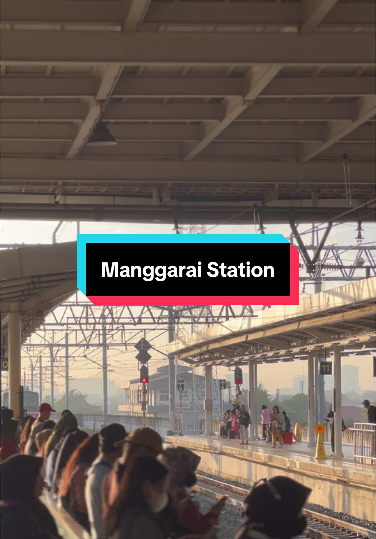 Episode 57 | Morning Vibes At Manggarai Bersama Para Pejuang Rupiah ✨ #fyp #fypシ #fypage #foryou #foryourpage #foryoupage #trending #viral #xyzbca #fyppppppppppppppppppppppp #kereta #keretaapi #keretaapikita #keretaapiindonesia #railfans #railfansindonesia #manggarai 