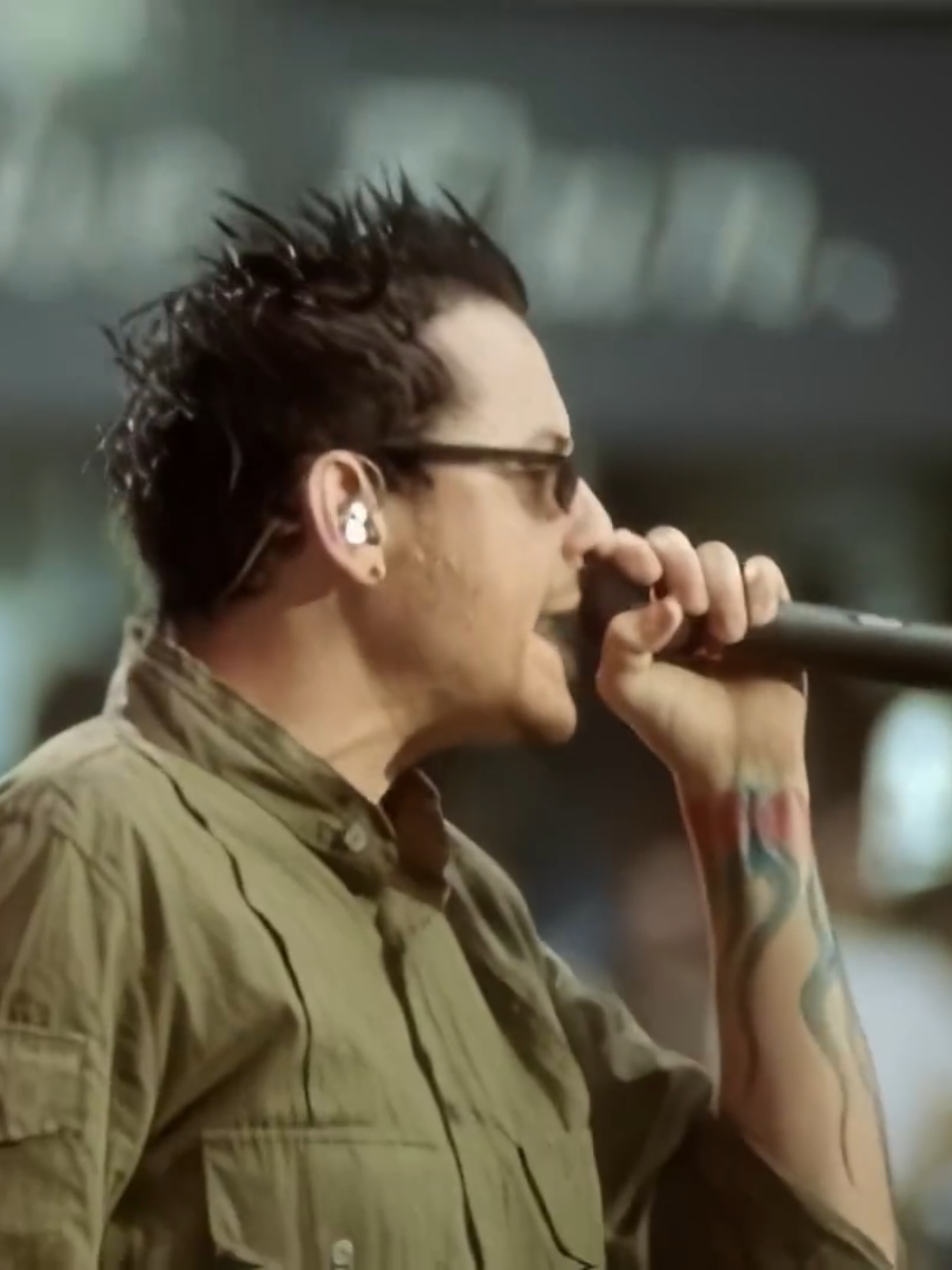 01. Somewhere I Belong (Live in Texas) From Live In Texas Linkin Park performing 