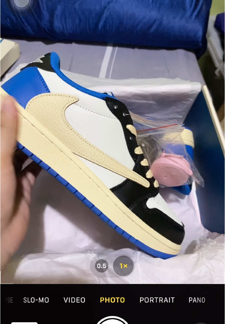 It's finally here!! May humabol pa sa Christmas gifts 🥹 Thank you, jagi @N @Nashiii 🫶🏻 #jordan1low #travisscott #fragment 