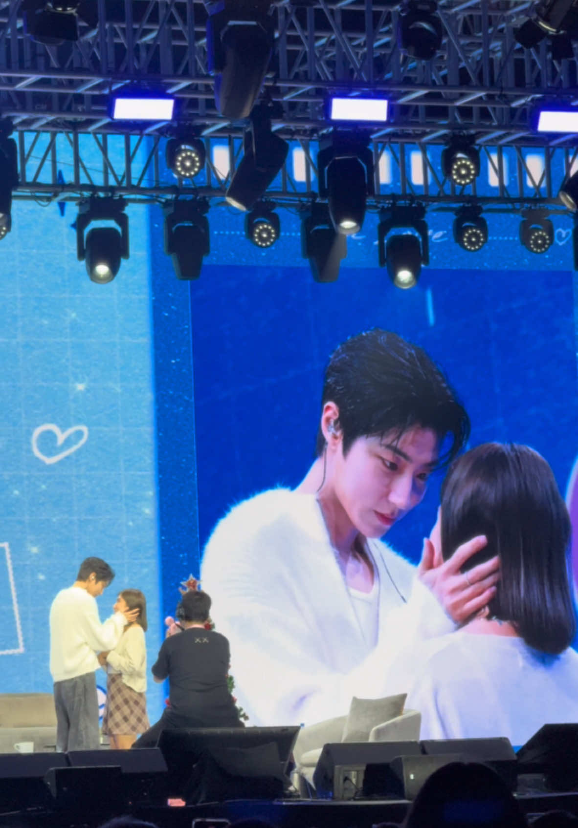 หนูก็อยากเป็น lucky fan พี่บ้างแง 😳🥳#hwanginyoup #welcomehwanginyouptothailand #ฮวังอินยอบ #hiy_in_love_bkk 