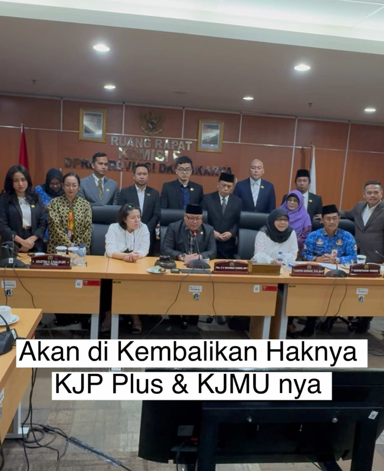 Tindaklanjut laporan warga kepada kami di DPRD Jakarta , khusunya Komisi E , tentang KJP Plus dan KJMU yang banyak terputus dan tercoret di semester 2 tahun 2024 . Setelah rapat dengan Dinas Pendidikan dan SKPD lainnya yg terkait , akhirnya bagi yang betul berhak (sesuai aturan) , salah verifikasi , dan lain sebagianya yg telah tercoret akan dikembalikan haknya dan di sambung KJP Plus dan KJMU nya dan akan cair lebih cepat di perkiraan Bulan Januari tahun 2025 .  . . Akan kami kawal sampai terimplementasi dengan baik dan dilaksanakan di lapangan 🙏🏻 Bagi warga yang merasa berhak , mohon melakukan penyanggahan ke posko pengaduan terdekat di kelurahan dan kecamatan masing2 , contoh misal dianggap punya mobil padahal namanya dicatut , mohon segera dilaporkan dan disanggah agar KJP plus atau KJMU nya bisa diaktifkan kembali . . . Adapun hal lain yang menyangkut dengan evaluasi secara menyeluruh akan terus kami rapatkan agar ada perbaikan untuk bantuan sosial yang lebih tepat sasaran , merata dan tidak keos pendataanya dan lain sebagainya . Yang pasti pendidikan adalah hak bagi semua anak Jakarta tanpa terkecuali dan Pemprov Wajib hadir bagi yang membutuhkan bantuan untuk pendidikan 🙏🏻 Akan Terus kami kawal dan perjuangkan 🙏🏻 #KJPPlus #KJMU #BantuanPendidikan #KomisiEDPRDJakarta #DinasPendidikan #PemprovDKJJakarta #tinatoon #fyp 