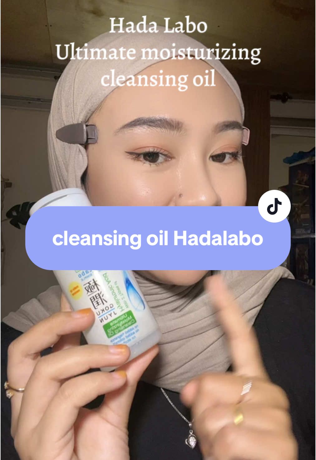 suka banget double cleansing pake Hada Labo cleansing oil ini #hadalabo #cleansingoil #doublecleansing #oliveoil #hadalabocleansingoil 