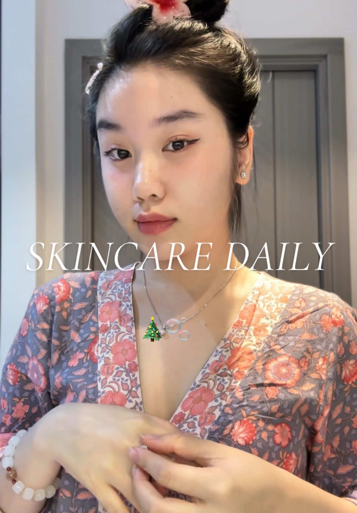 Giáng sinh vui vẻ nhé cả nhà 🎄🫧❄️🦢🥰#loveyourself #cleangirl #nightroutine #CleanTok #skintok #selfcareroutine #skincaretips #selfcareroutine #skincare #SelfCare #routine 