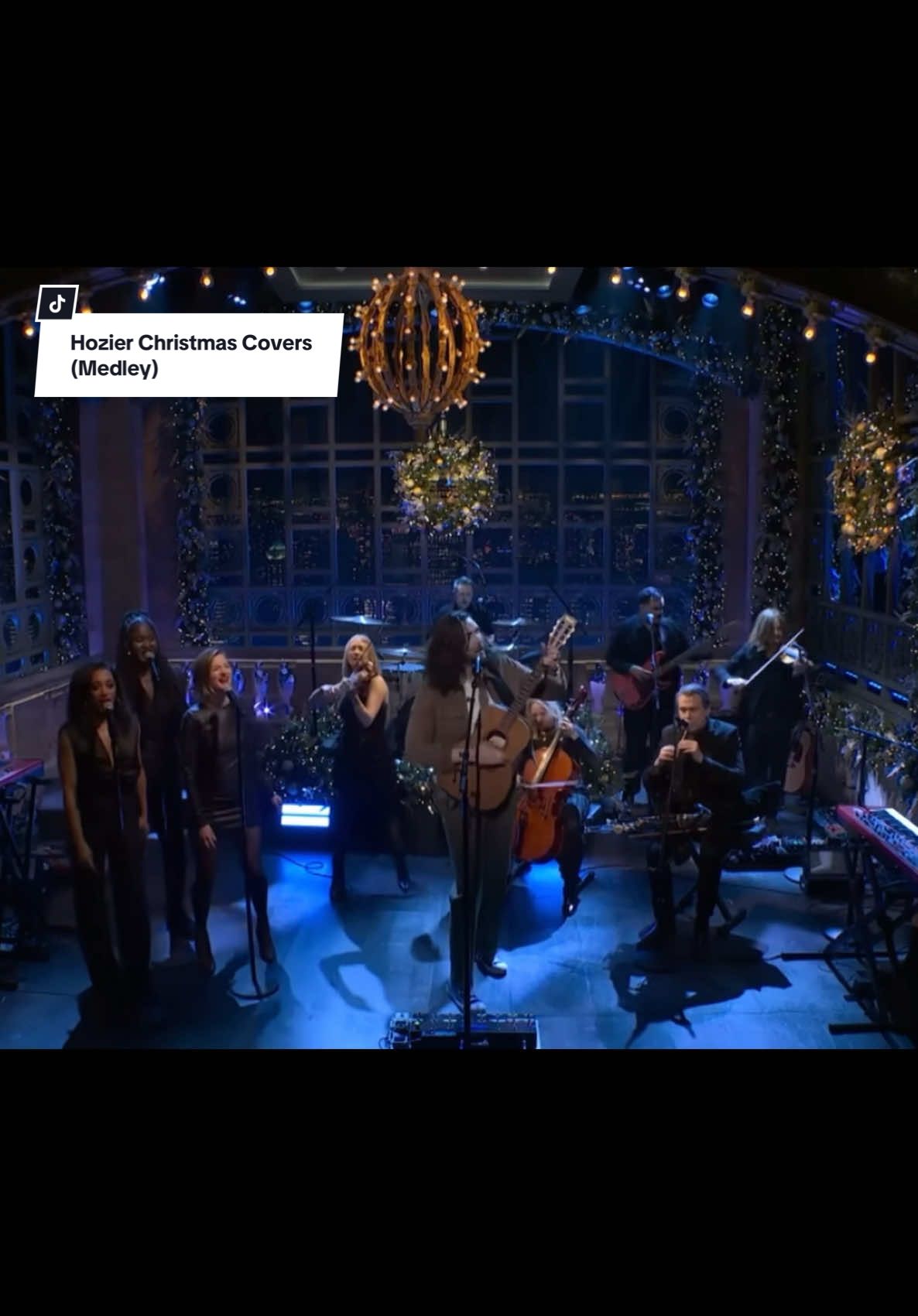 Enjoy 5 minutes of #hozier singing various songs about #christmas while we wait patiently for him to give us a holiday album of his own. #hoziertiktok #hoziertok #hozierlive #hozierconcert #acousticguitar #guitartok #fairytaleofnewyork #snl #santaclausiscomingtotown #winterwonderland #godrestyemerrygentlemen #bono 