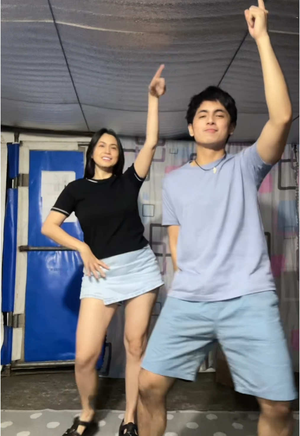 Mapapa OH Carol na lang tayo! Happy Holidays #MgaBatangRiles @Miguel Tanfelix  