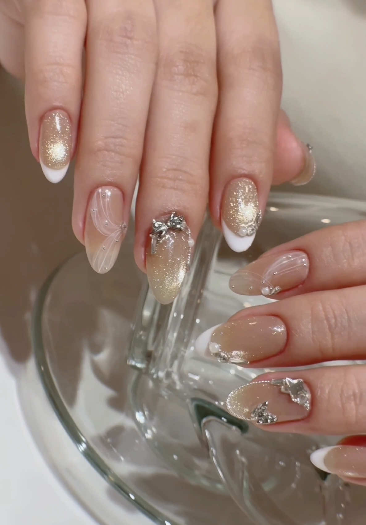 Có nàng nào mê nails sơn thạch với mắt mèo như tui hông?  #jadephannail #nailcamau 