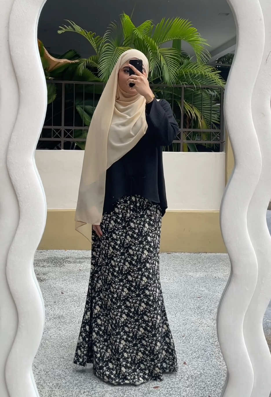 sakit dada ku tengok HELENA ni. antik ngat ! cute ngat ! standby ok product masuk terus sambar #fyp #bajutatiani #raya2025 #bajuraya2025 #bajuraya2025cantik #skirtprinted #bajukurung #videostailfesyen #blouseribbon 